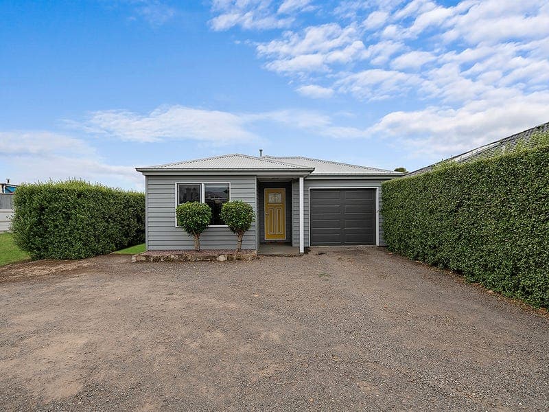 2/218 Commercial Road, Koroit