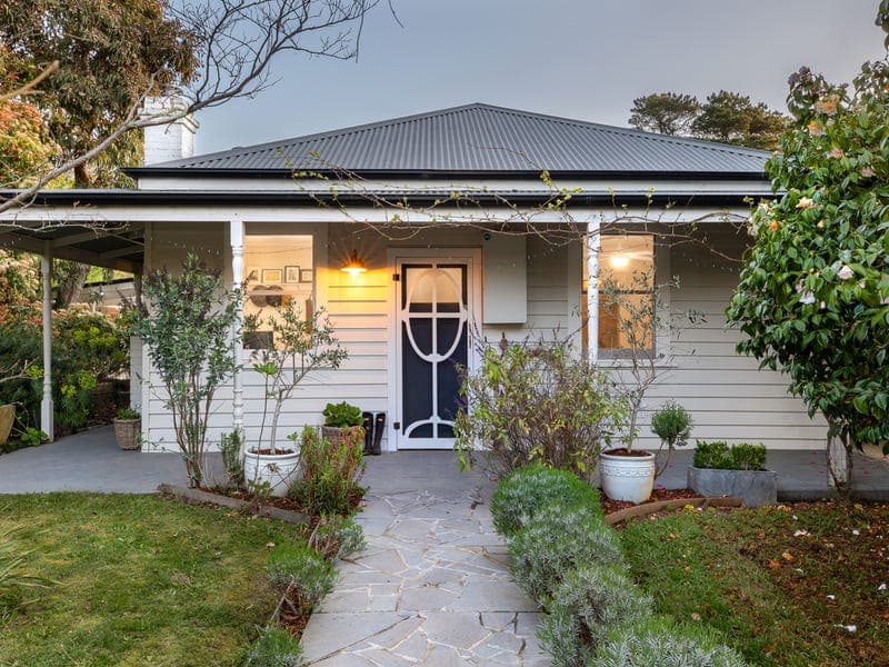 2142 Midland Highway, Springmount