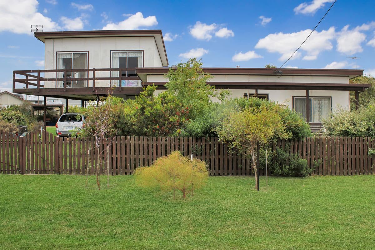5 Newhaven Crescent
