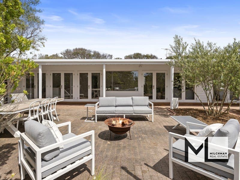 11-13 Bass Meadows Boulevard, St Andrews Beach