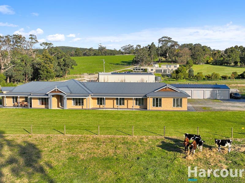 311 Mountain Glen Drive, Trafalgar East