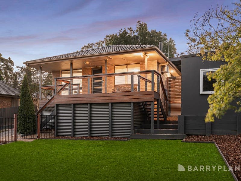 21 Penola Drive, Seville