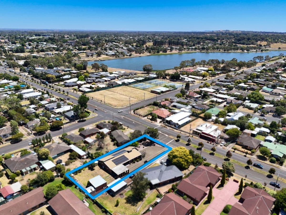 60 Ballarat Road