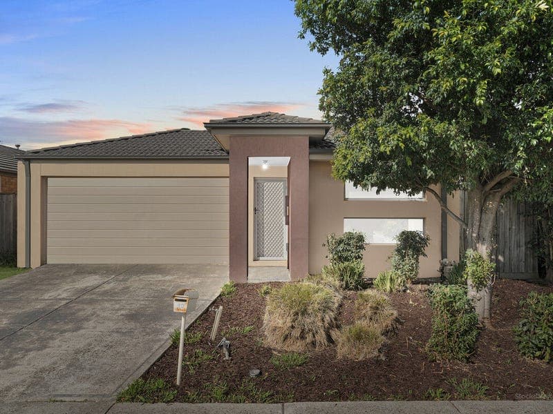 12 Young Street, Pakenham