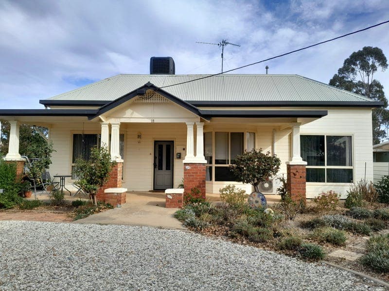 18 Ryrie Street, Stanhope