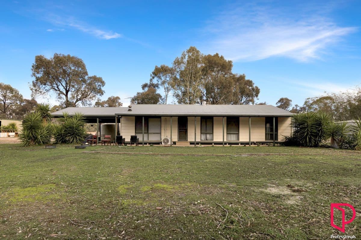 199 WOODVALE EAST TRACK