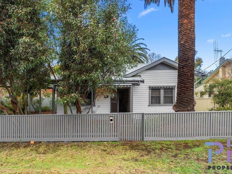 49 Havlin Street East, Kennington