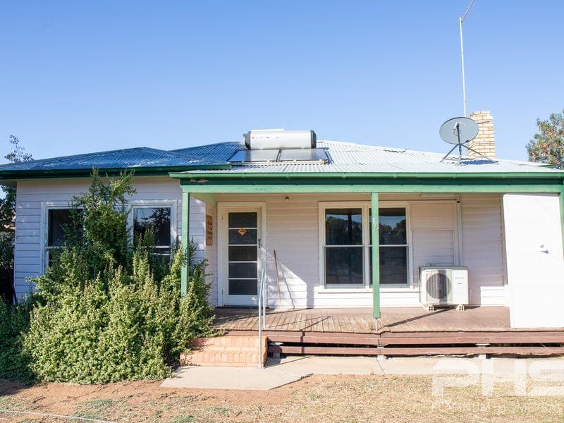 18 Meering Road, Quambatook