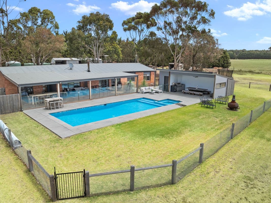 460 LOUTITT BAY ROAD