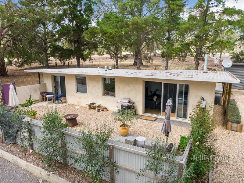 6 Providence Gully Road