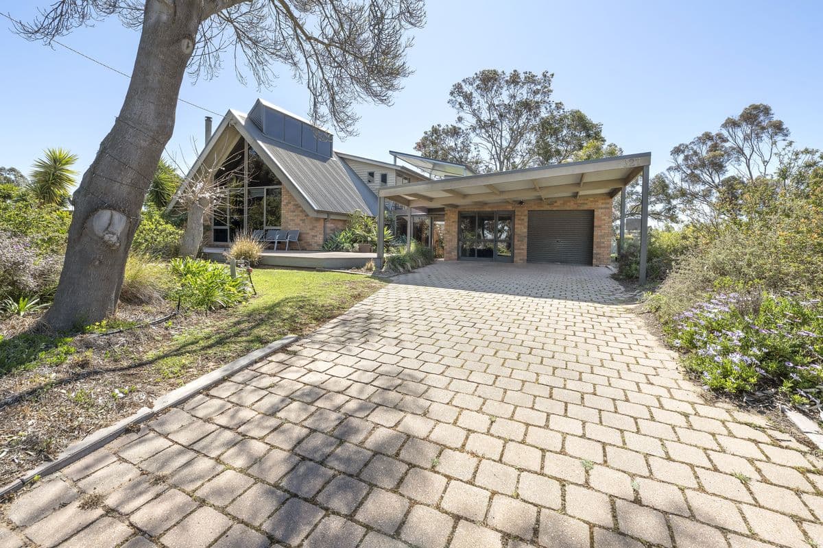 327 Lakeside Drive