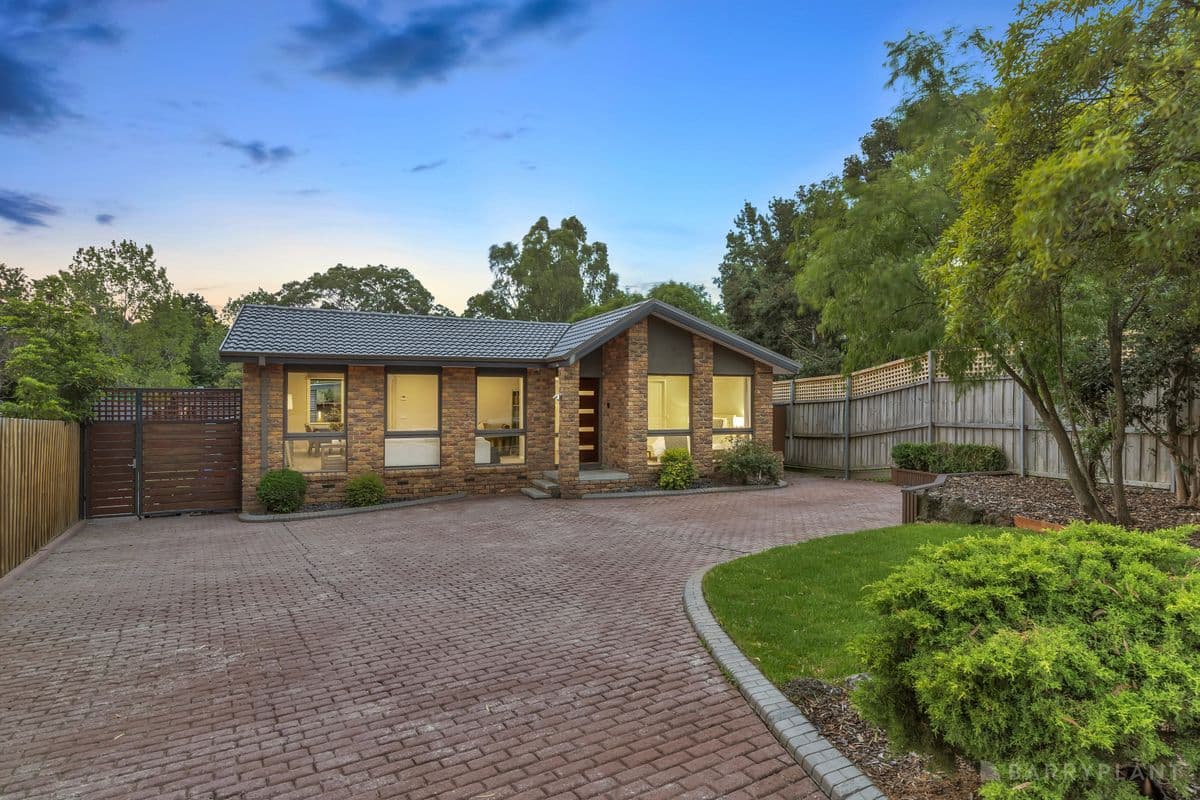 69 Sydney Parkinson Avenue