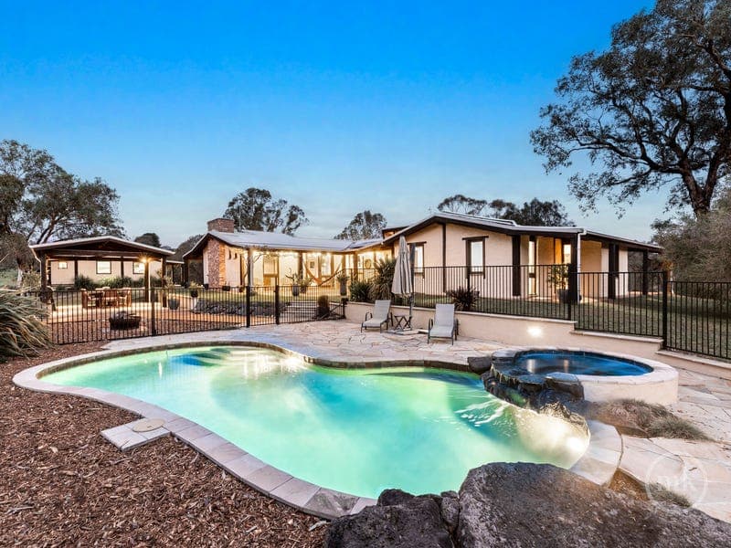 130 Cottles Bridge-Strathewen Road