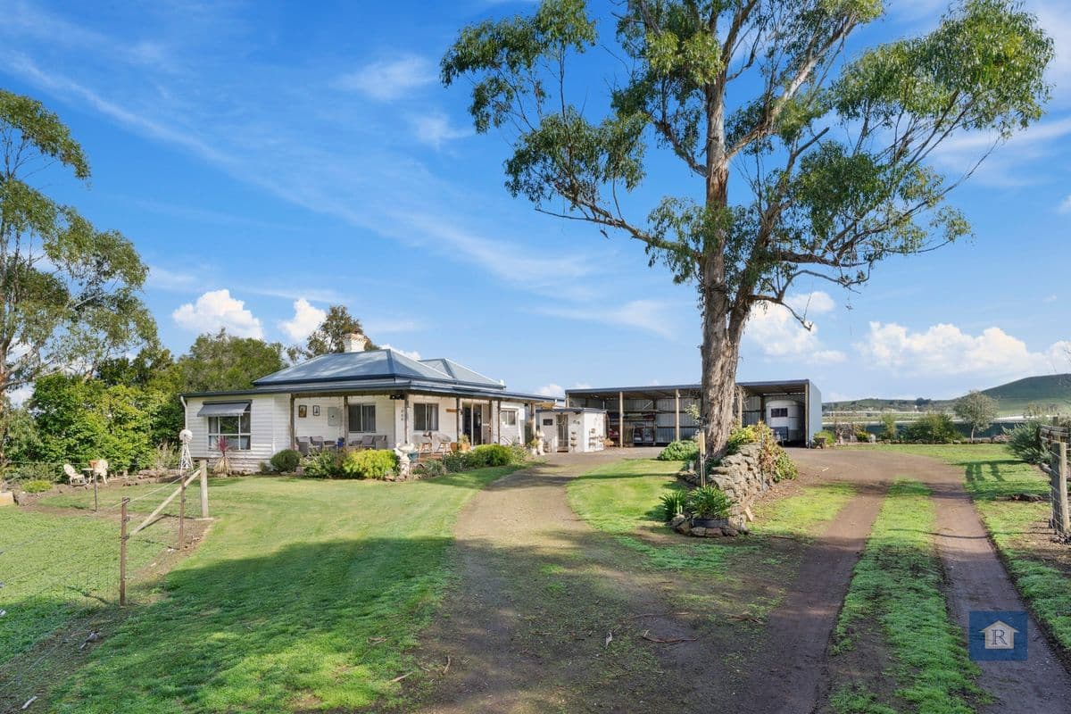 925 Corangamite Lake Road