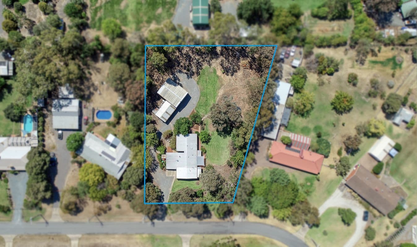 3 KONIG COURT