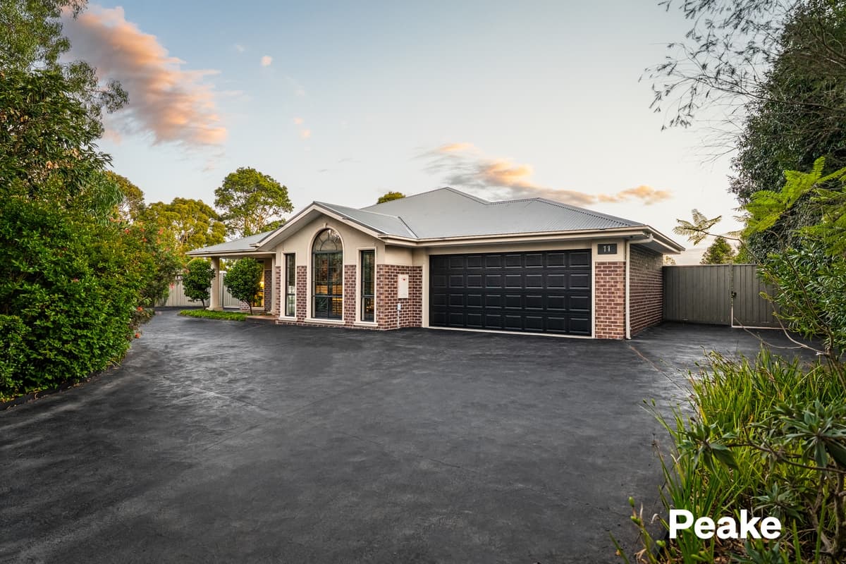 11 COACH HOUSE LANE