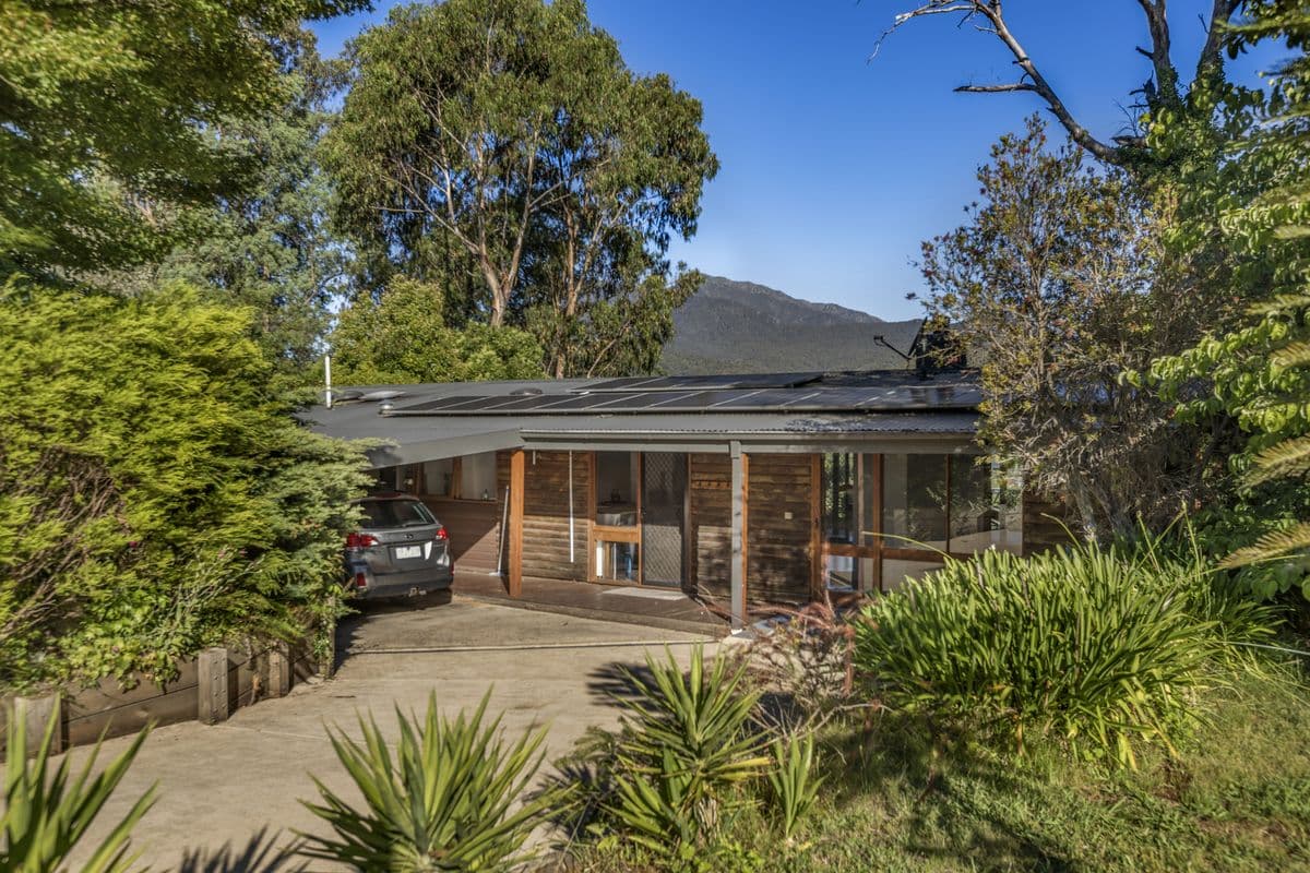 9 Braeside Court