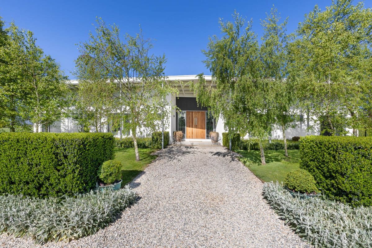 100 Dean Mollongghip Road