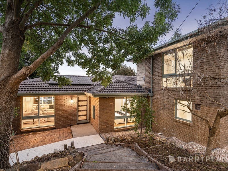 8 Baldwin Avenue, Upper Ferntree Gully