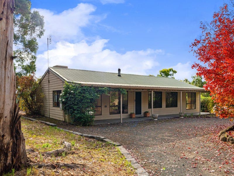 2 Olearys Lane, Spring Hill