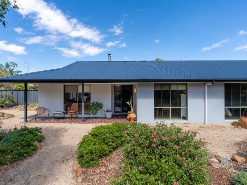 21 Baird Street
