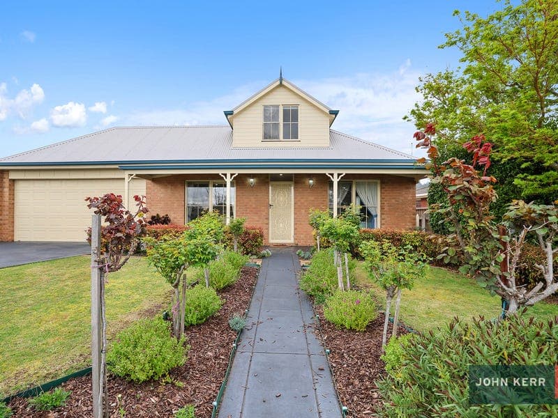 14 Centenary Drive, Trafalgar