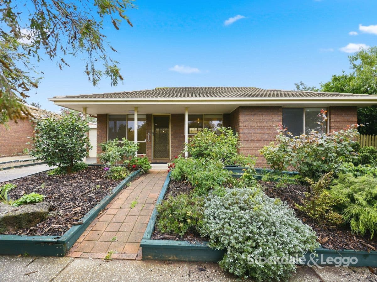 2 Steele Court