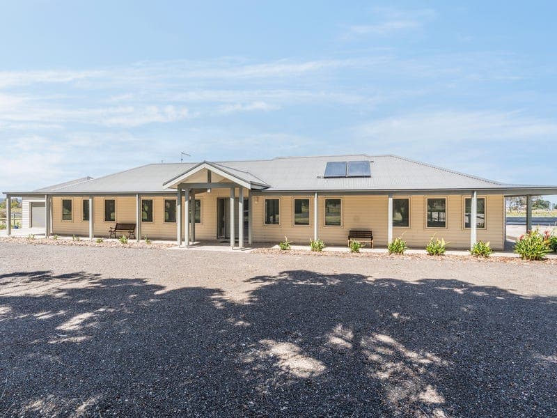 46 Robertson Road, Lethbridge