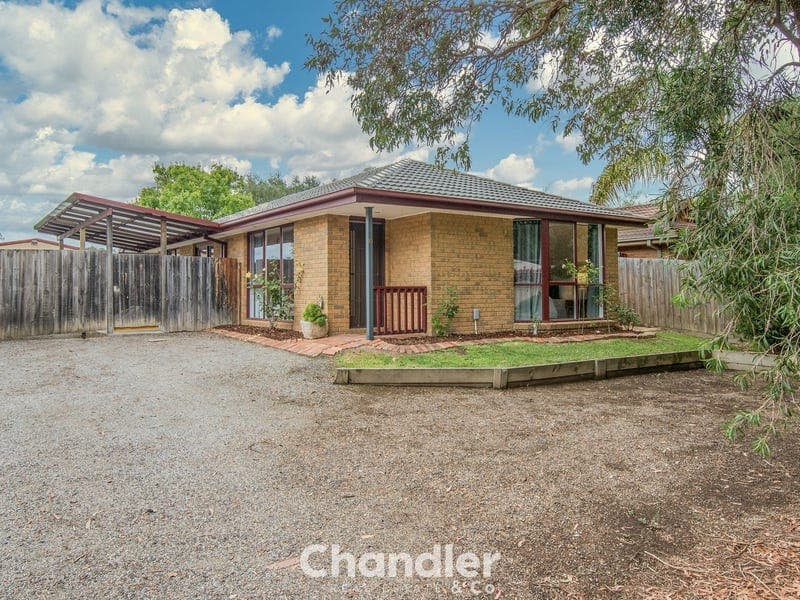10 Mountain Heath Walk, Croydon South