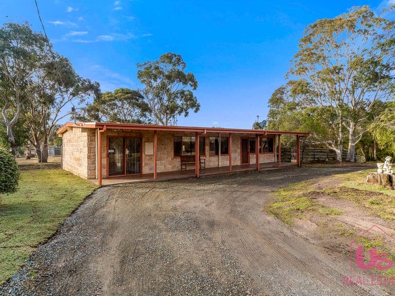 9 Meadow Road, Devon Meadows