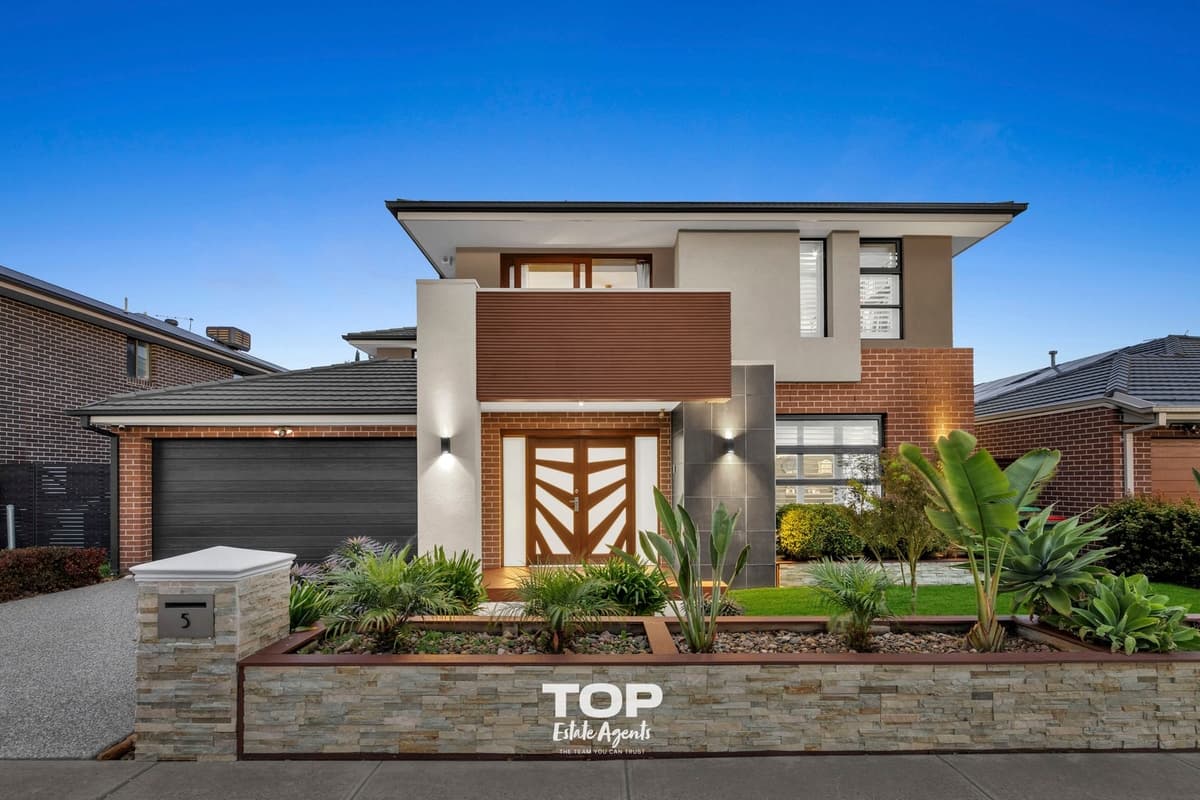 5 Alcoota Close
