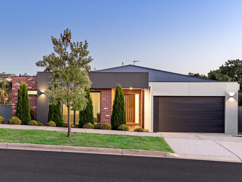 1 Locmor Drive, Brown Hill
