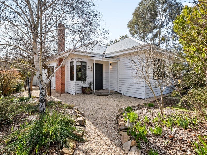 218 Main Road, Chewton