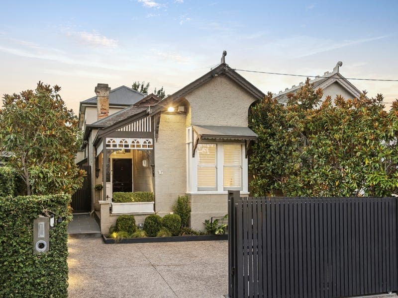 16 Alice Street, Malvern