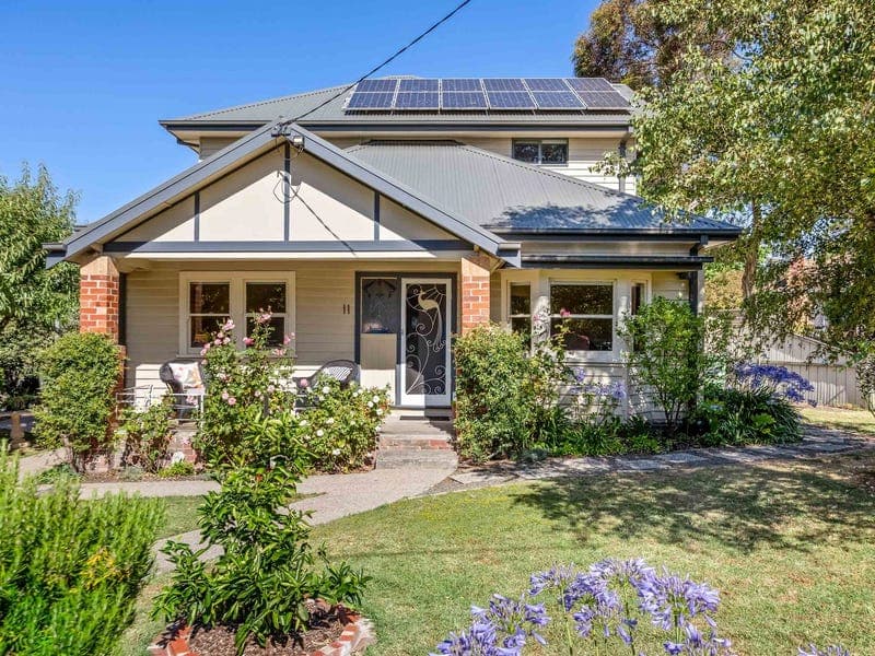 11 English Street, Golden Point