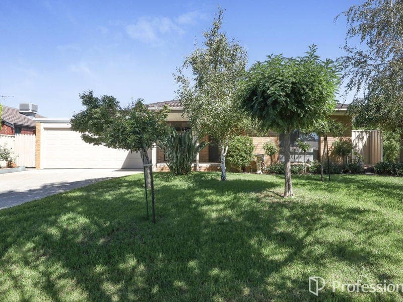 35 Clifton Drive, Bacchus Marsh