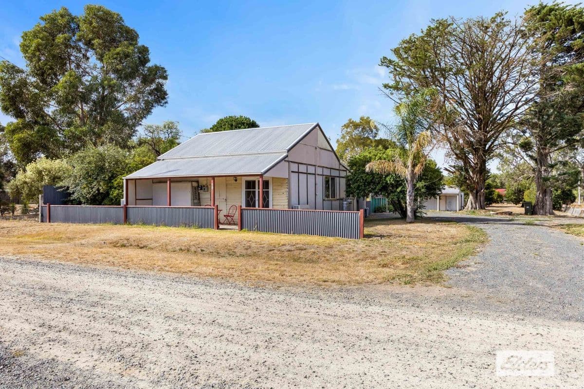 15 Cobbs Road