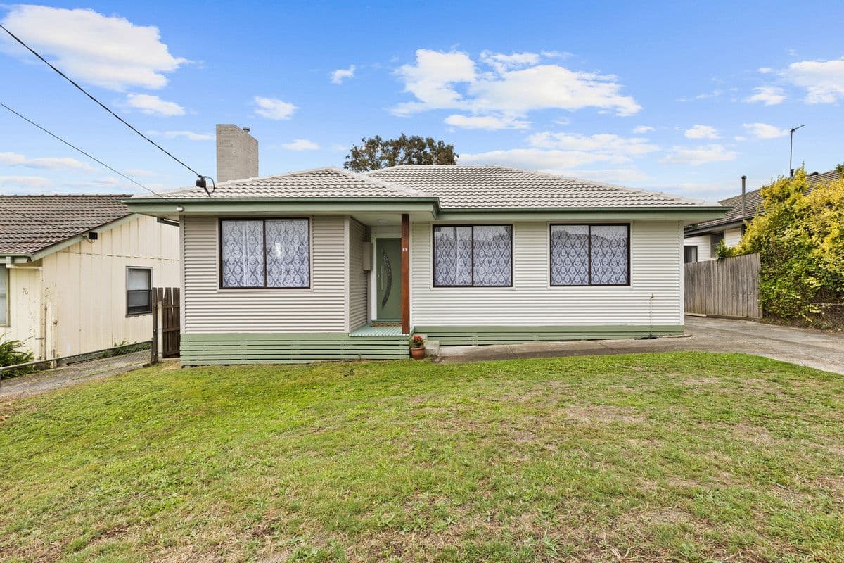 52 Newman Crescent