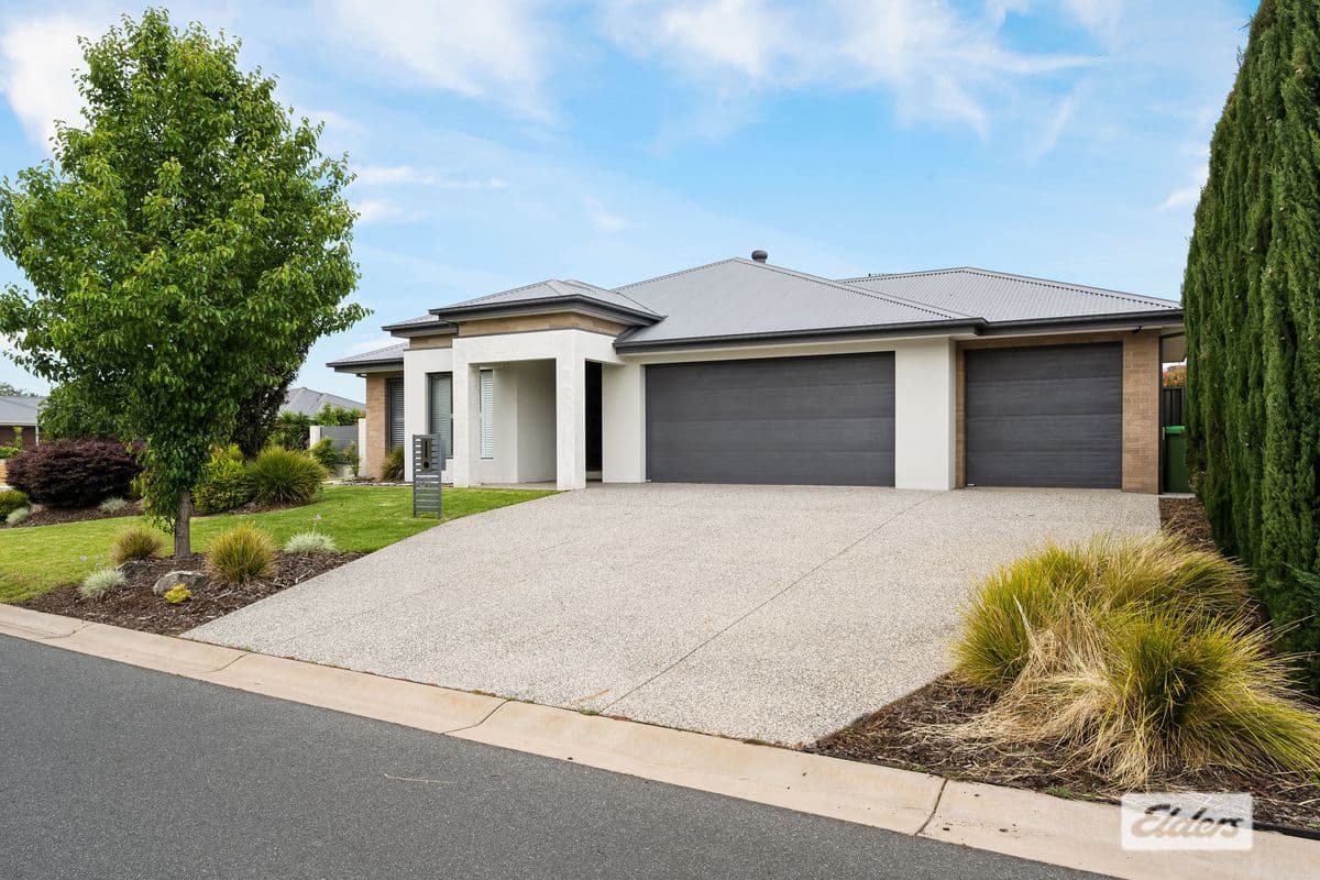 31 Riverside Boulevard