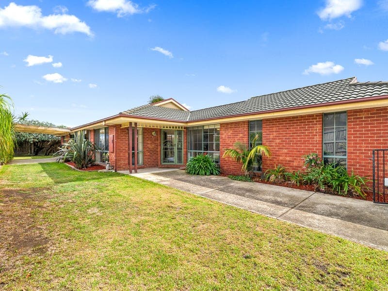 21 Scarborough Avenue, Cranbourne West