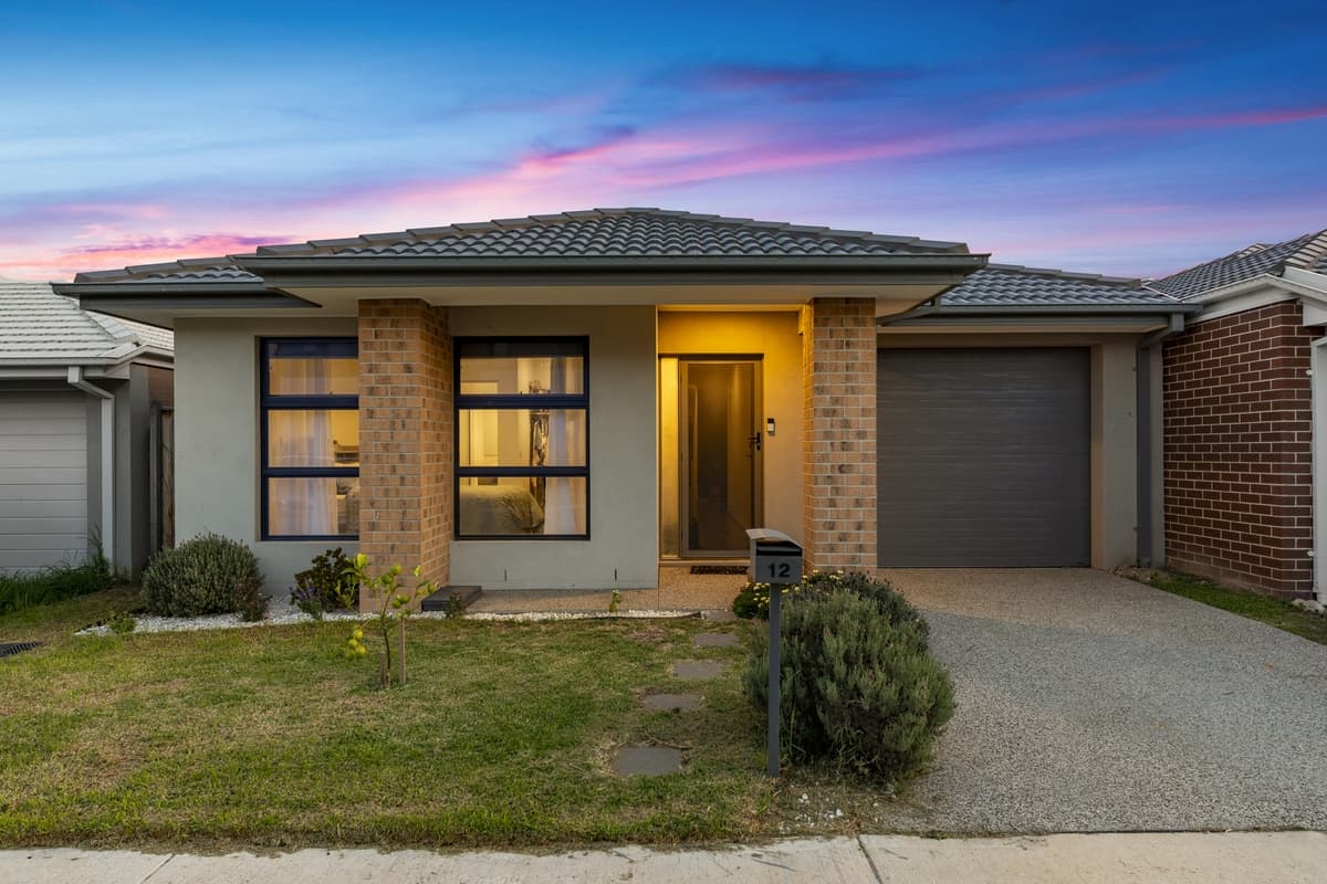 12 Greenhouse Grange