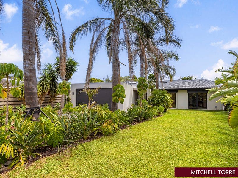 6 Plover Court, Patterson Lakes