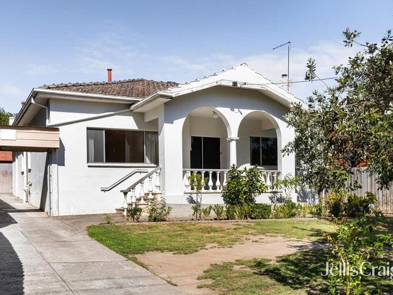 16 Woolcock Avenue, Kew East