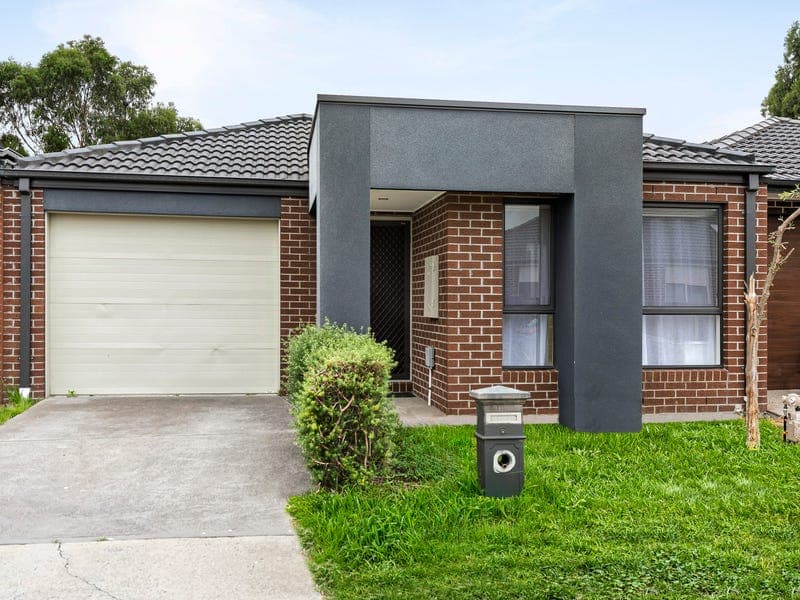 6 Oscar Circuit, Roxburgh Park