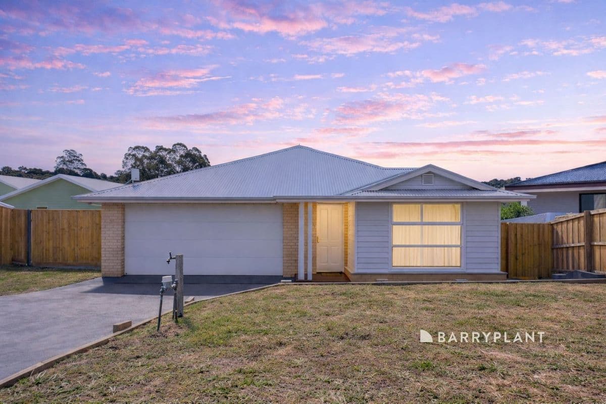 25 Kookaburra Grove