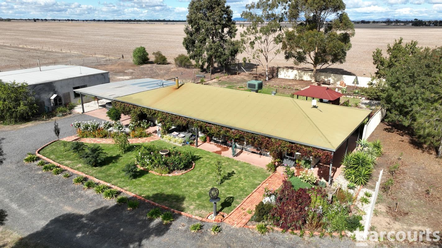 636 Riverside East Road