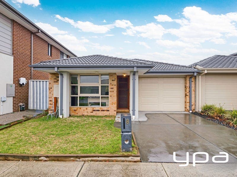 8 Romulus Crescent, Cranbourne West