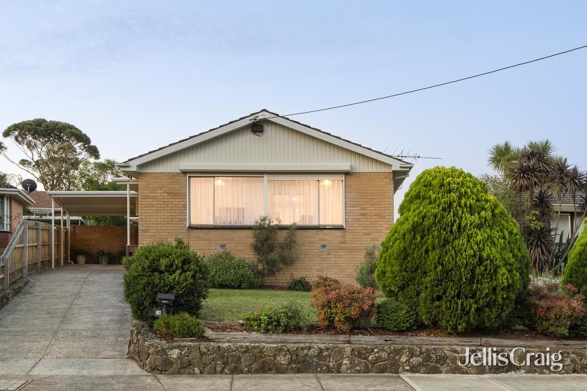 24 Warren Road