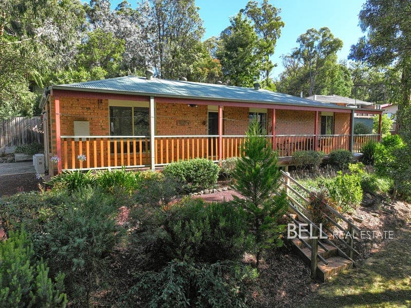 15 Naughton Street, Cockatoo