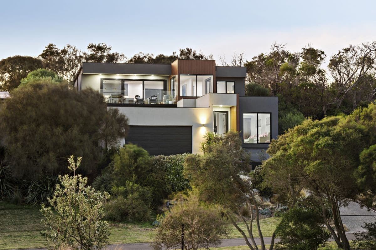 56 THE RIDGE ROAD